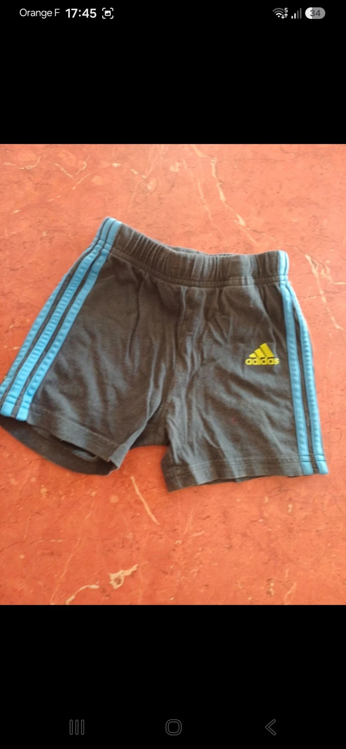 Short bébé taille 9 mois